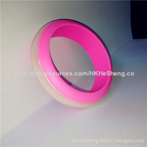 2014 Characteristic Beautiful Silicone Bracelets, BPA-free and Food-grade